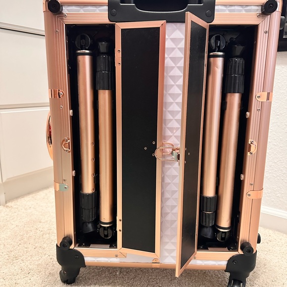 Impressions vanity XL slaycase travel/make up stand - Picture 5 of 13